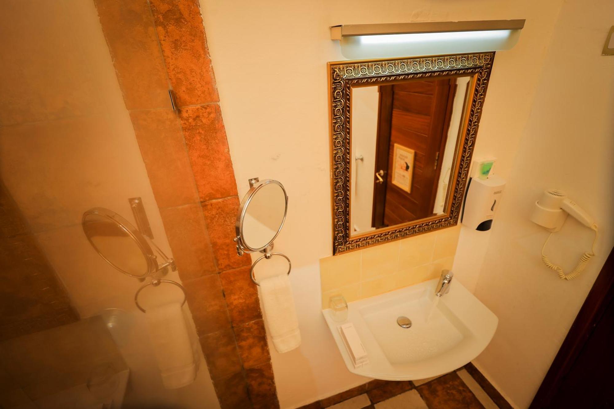 Colosseum Boutique & 4* Daressalam